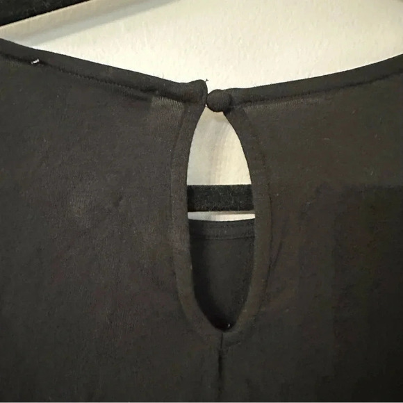 Carmen Marc Valvo Women's Black Lace/Sheer Arms and Chest Details Size 2X GUC - Picture 6 of 7